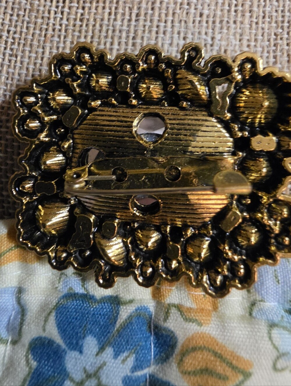 Gorgeous Blue Rhinestone Brooche. - Picture 4 of 7